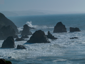 ocean-image-with-rocks-and-waves